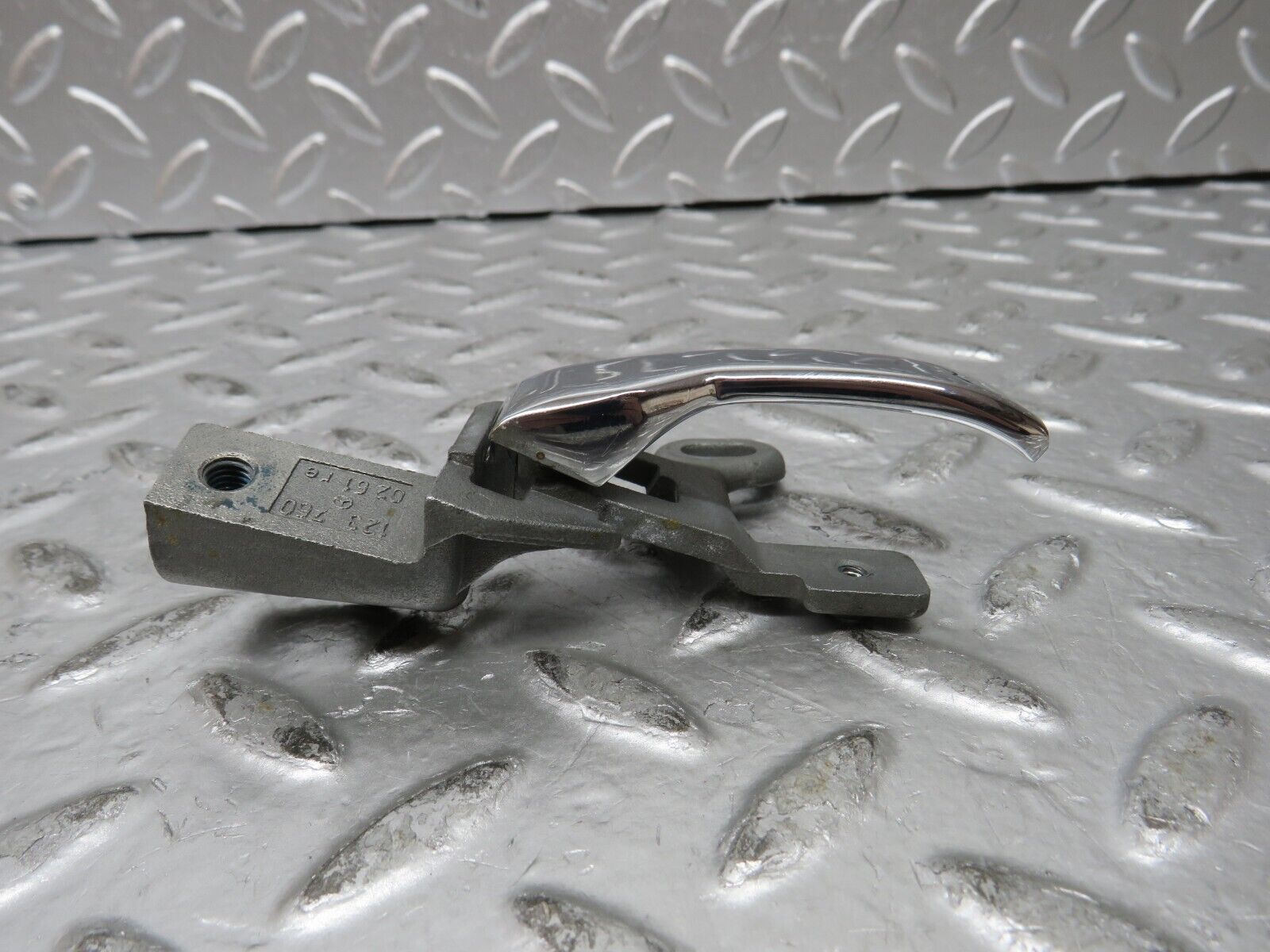 27176 Mercedes-Benz W123 280E Door Opener Door Handle Rear Right 1237600261