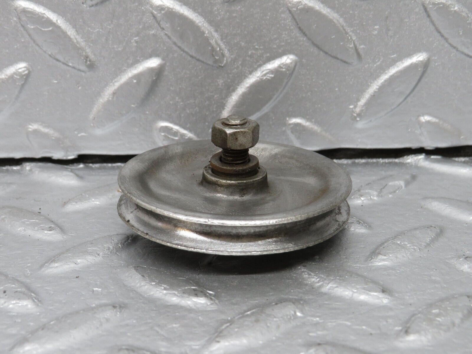 40318 Mercedes-Benz W110 230 Handbrake Cable Pulley 1104270142