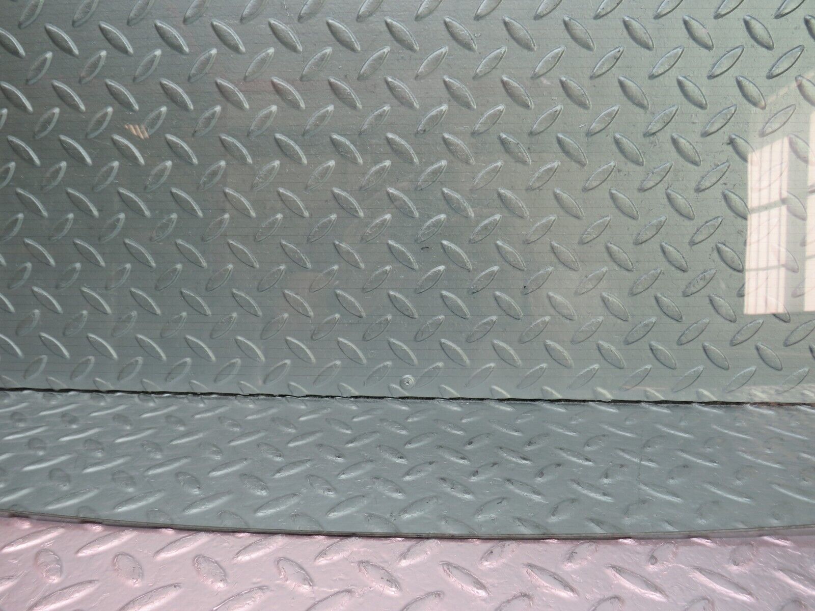 36010 Mercedes-Benz W126 420SE Rear Heated Windscreen