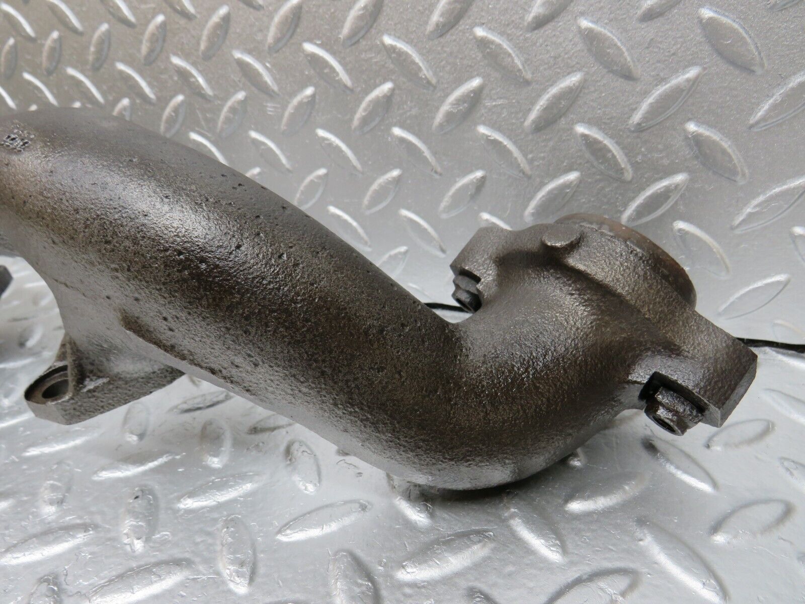 34636 Mercedes-Benz C126 380SEC Exhaust Manifold Right 1161420602 1161420702