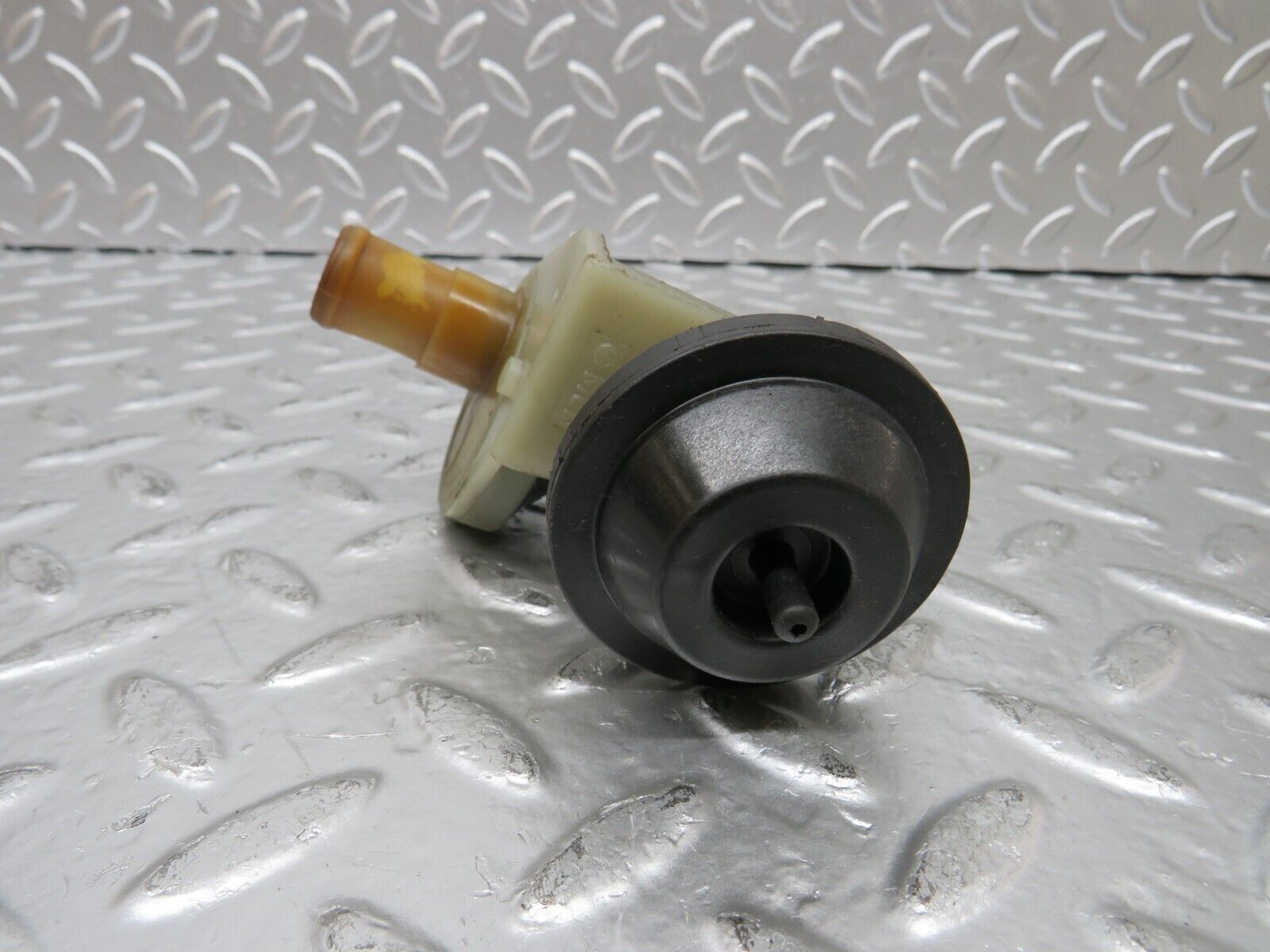 25196 Mercedes-Benz W201 190D Heater Control Valve