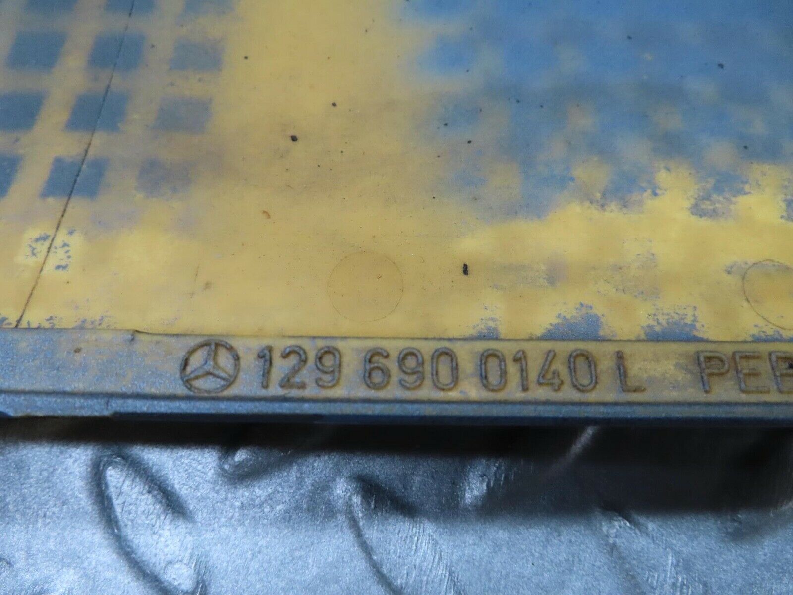 11884 Mercedes-Benz R129 300SL Coupe Front Left Fender Wing Panel 1296900140