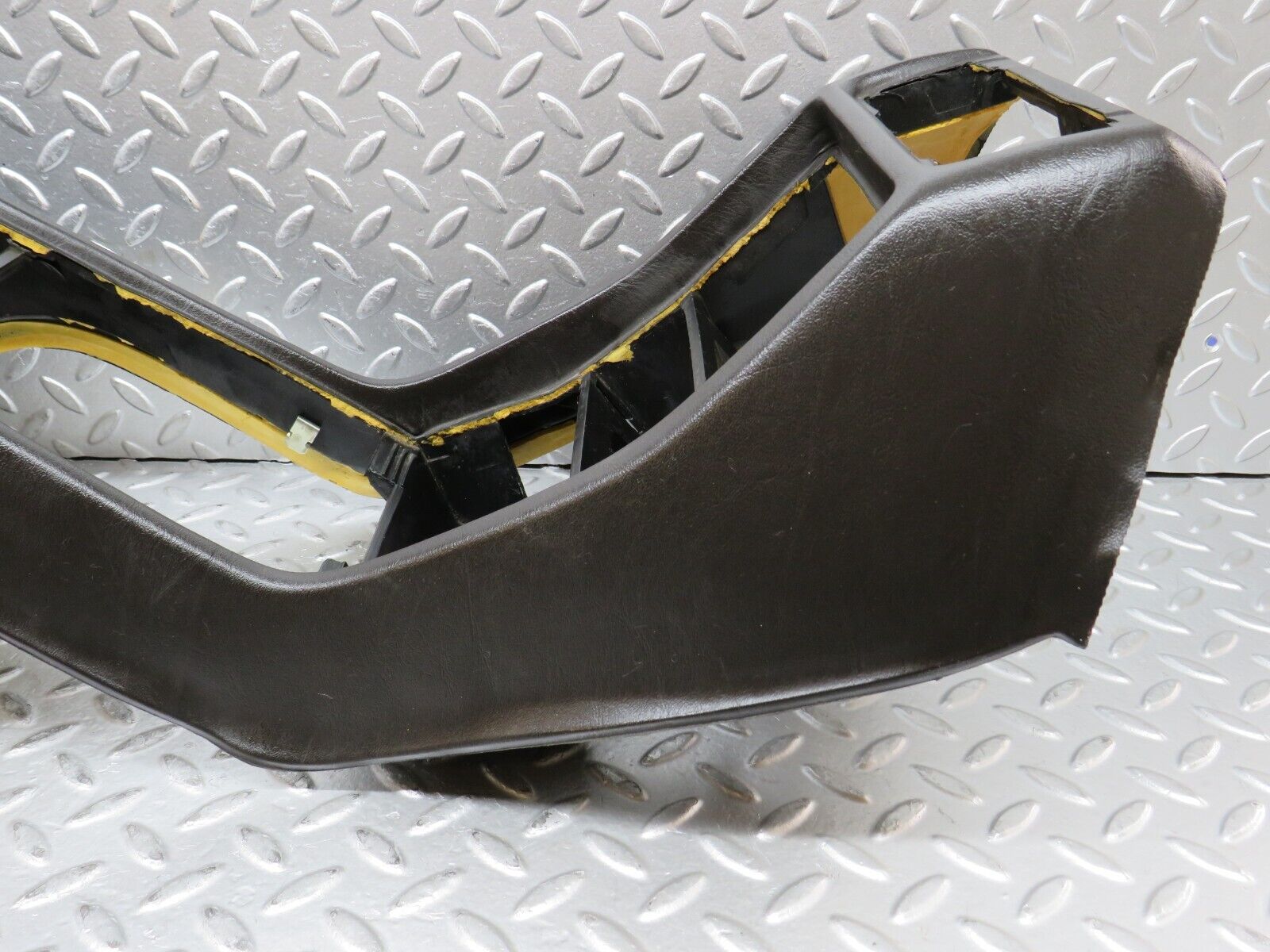 28549 Mercedes-Benz W123 230E Centre Console Brown