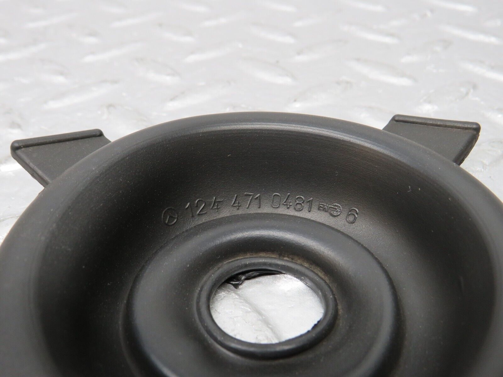 38125 Mercedes-Benz A124 320E Cabriolet Fuel Tank Rubber Seal 1244710481 1244711181