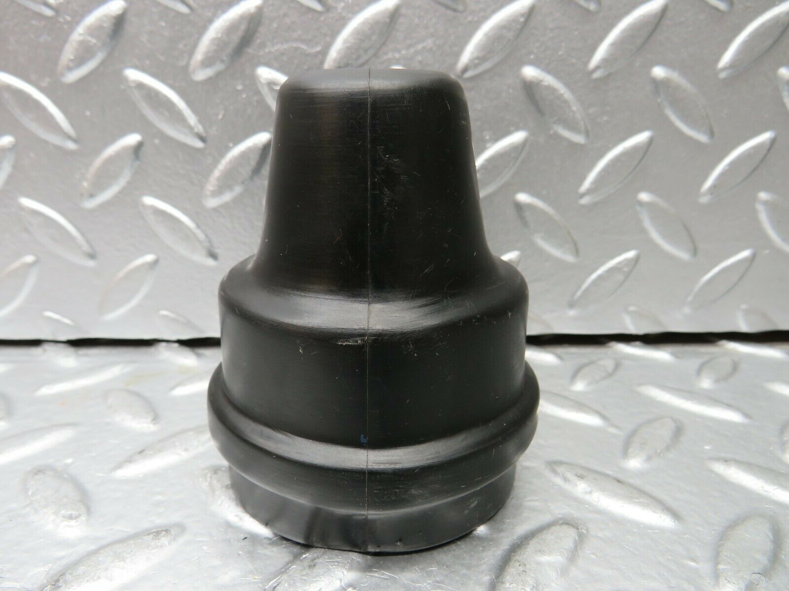 22913 Mercedes-Benz C107 450SLC Coupe Ignition Coil Protective Cap 0001581785