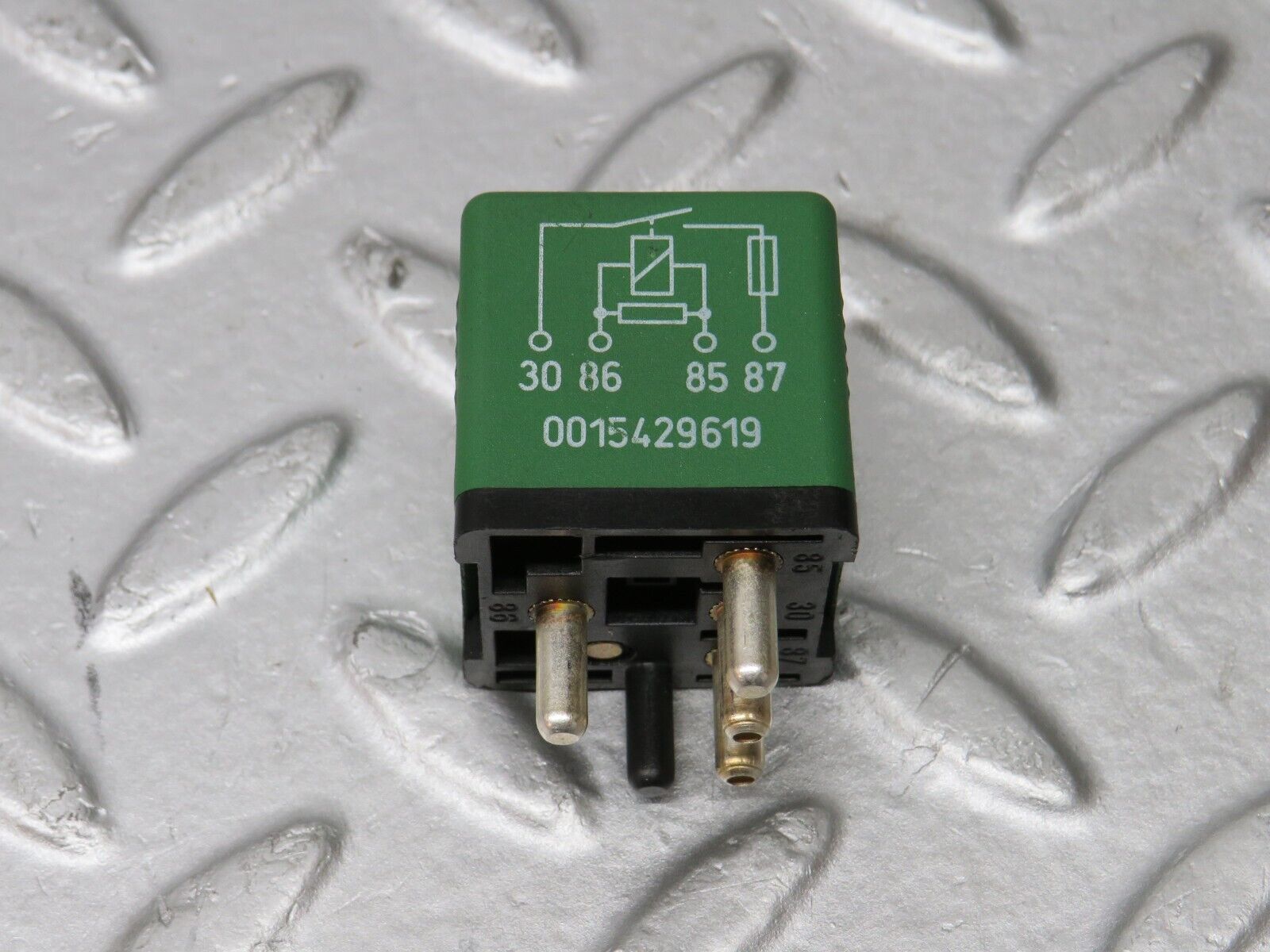 39699 Mercedes-Benz R129 320SL Coupe Overload Relay 0015429619