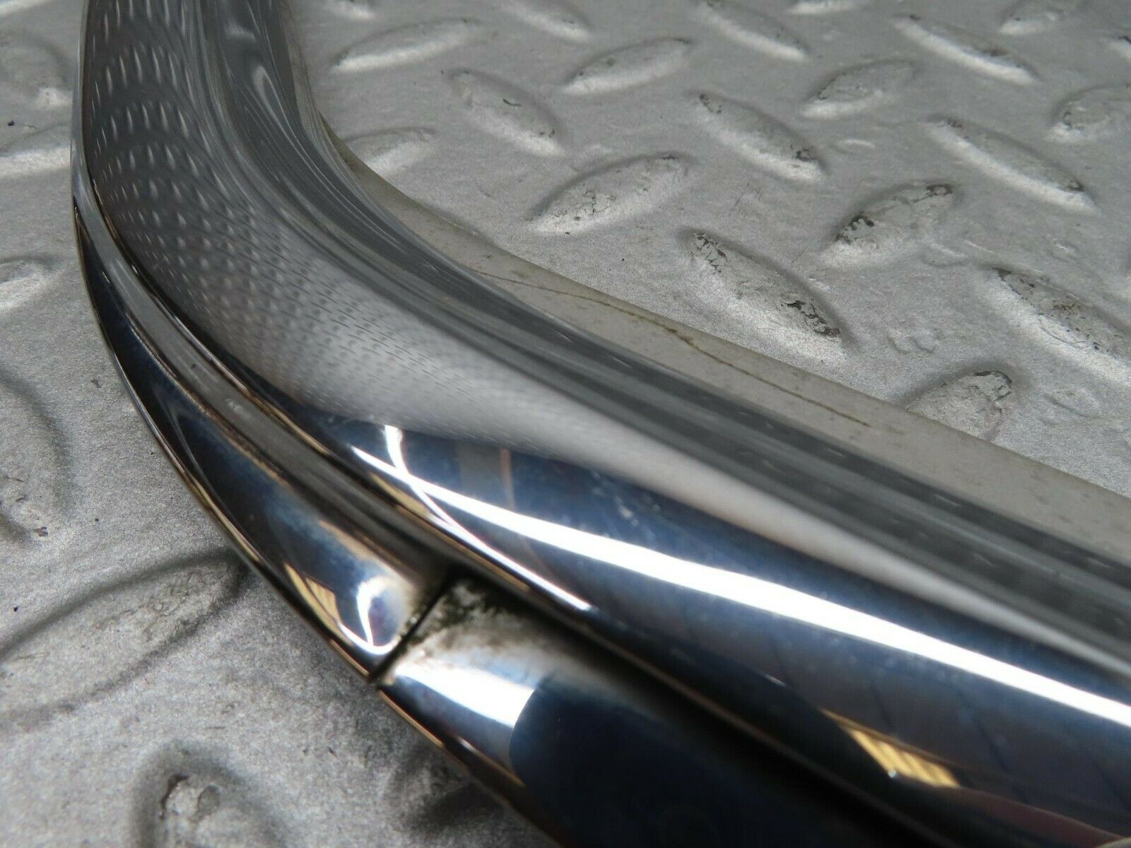 16588 Mercedes-Benz C107 380SLC Rear Right Quarter Window Chrome Frame