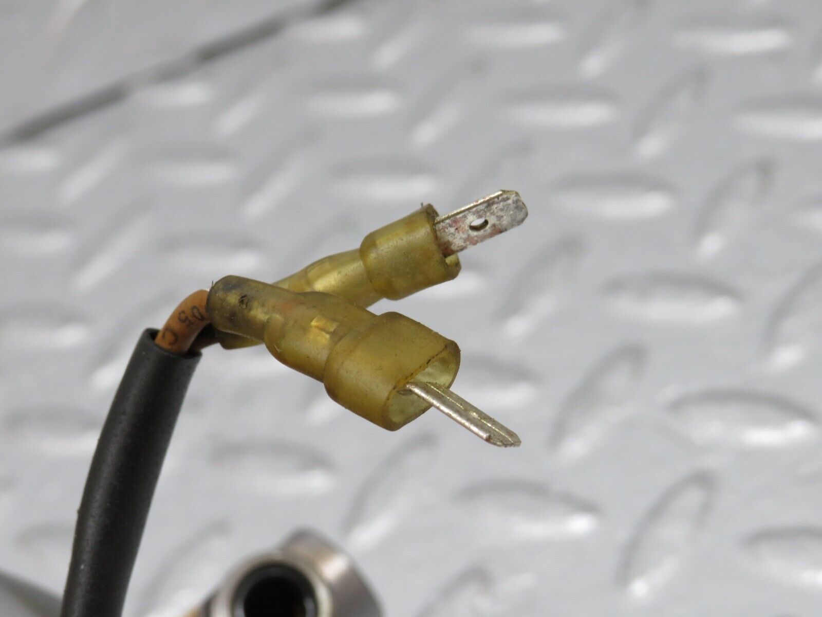 32433 Mercedes-Benz S124 300TE Wagon Air Conditioning Air Dryer