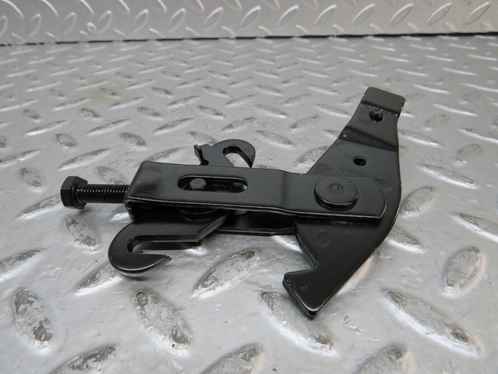 27696 Mercedes-Benz S124 300TE Wagon Handbrake Adjusting Handbrake Regulator