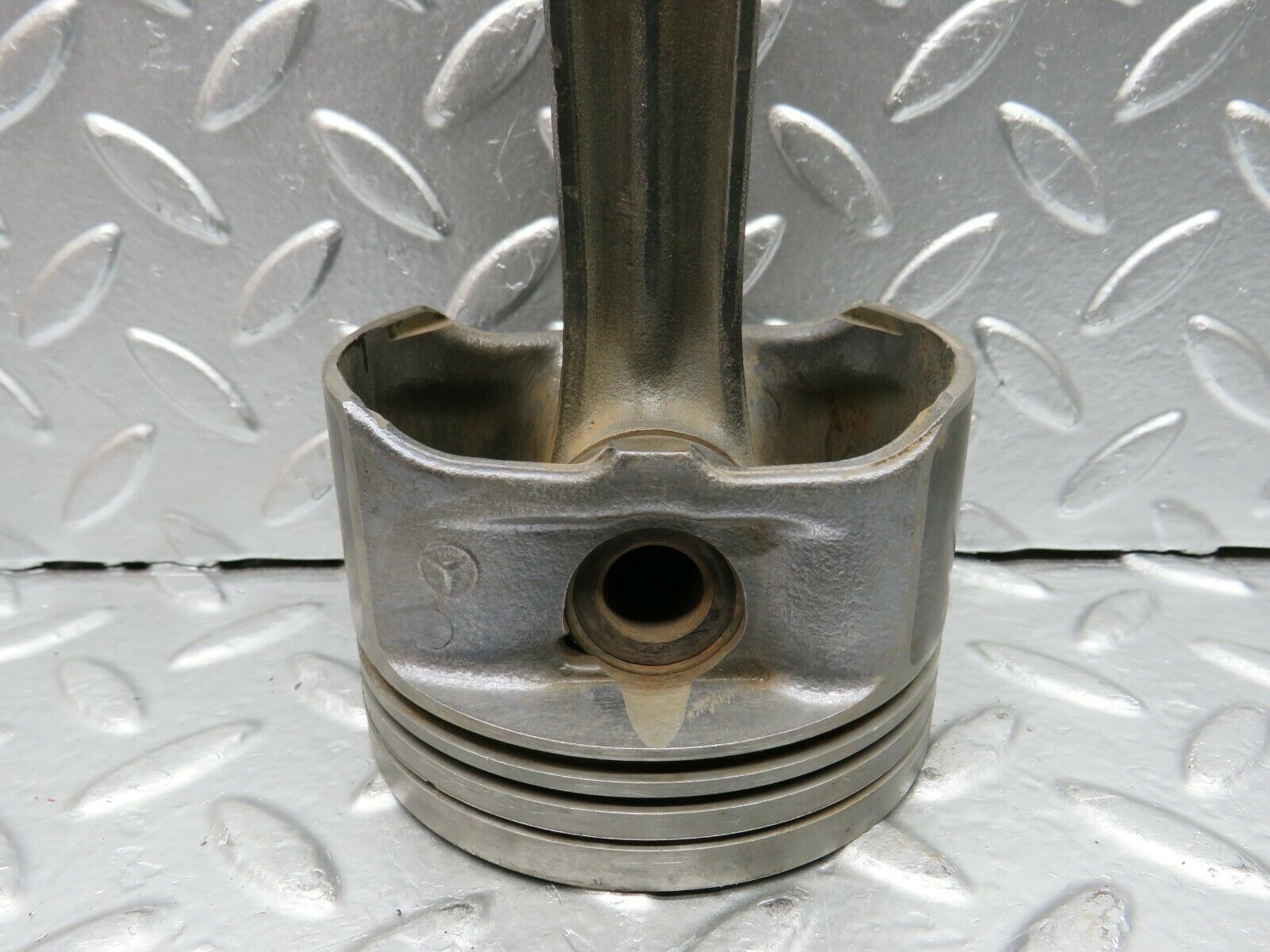 22468 Mercedes-Benz C124 E220 Coupe Piston With Connecting Rod 89.9 mm