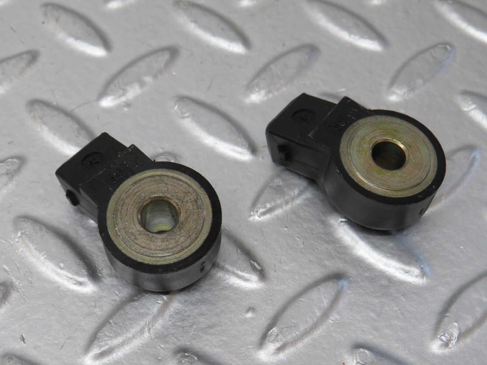 34963 Mercedes-Benz W210 320E Knock Sensor 2x 0031538628