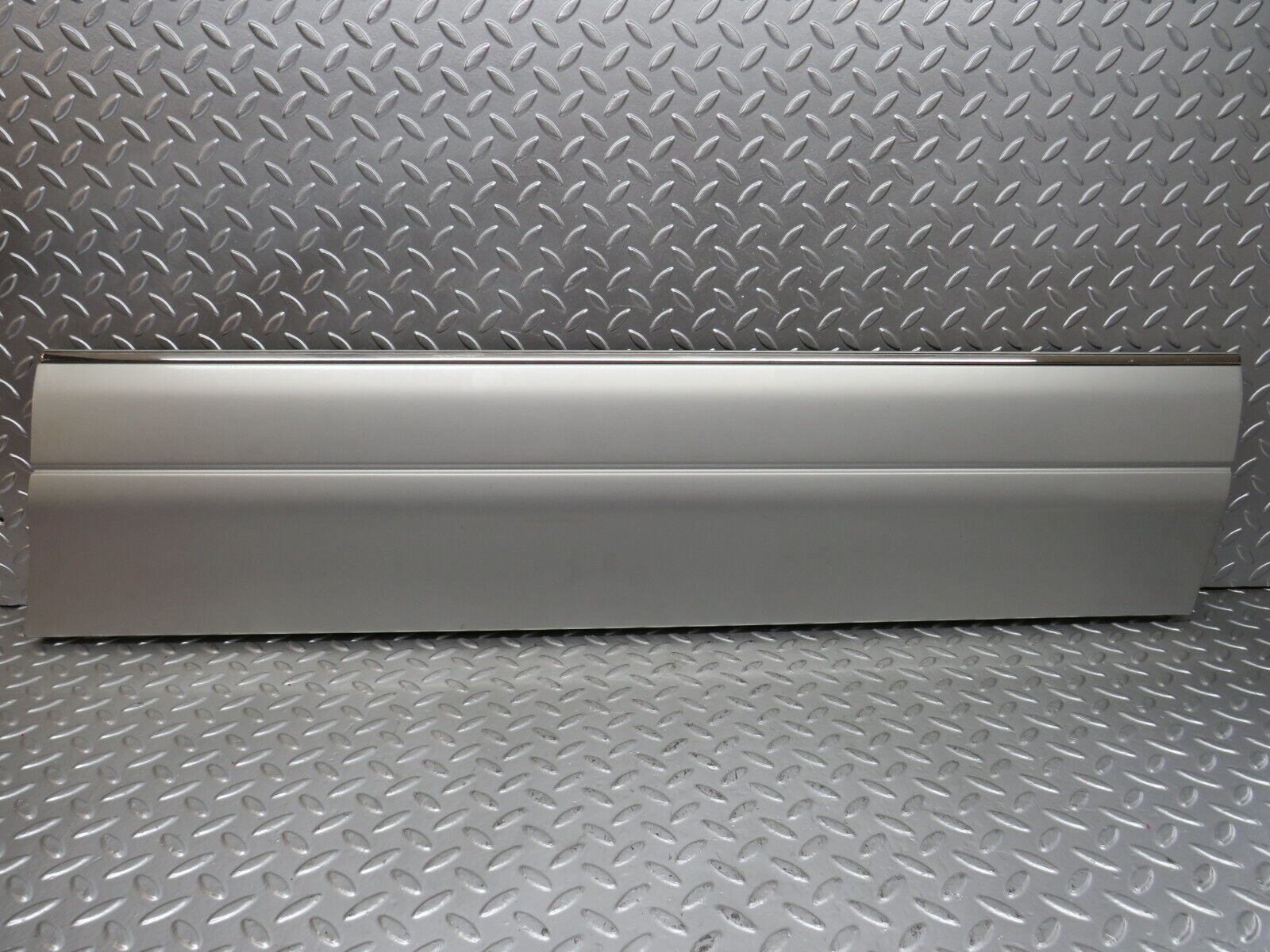 24807 Mercedes-Benz W140 S320 Front Right Door Lower Trim 1406907240