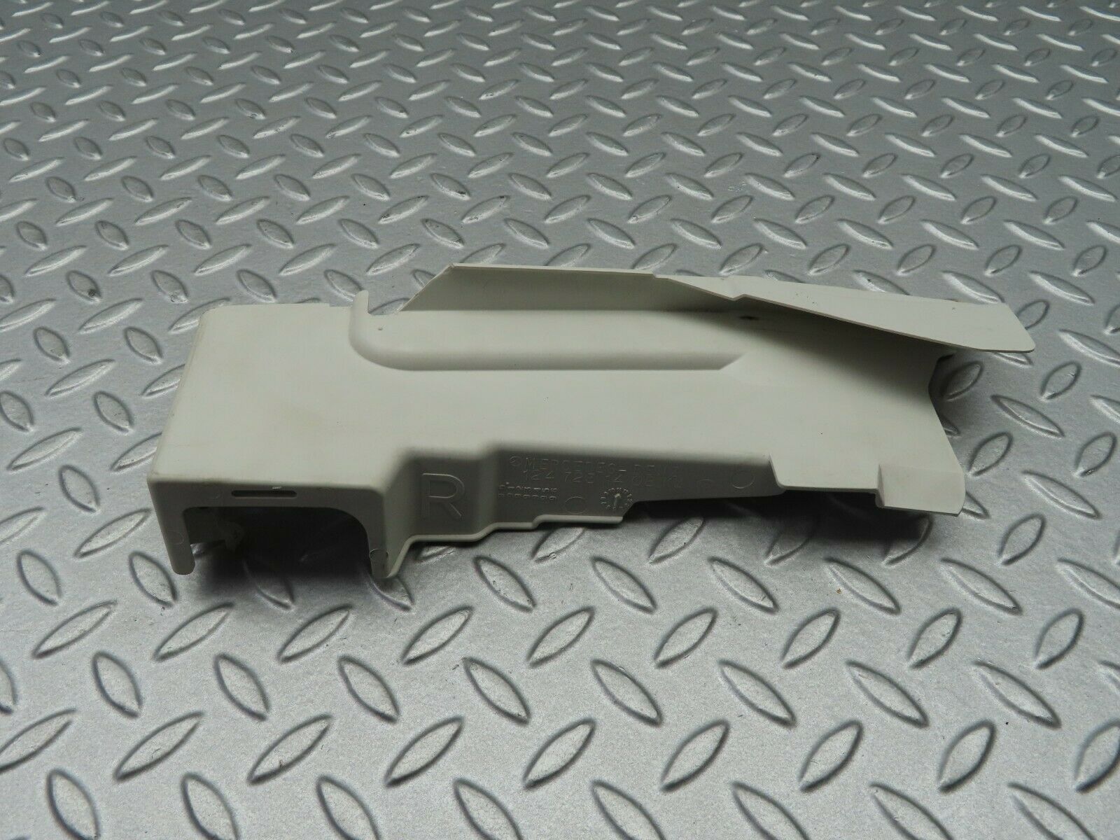 5289 Mercedes-Benz W124 230E Lock Cover Front Right 1247231408