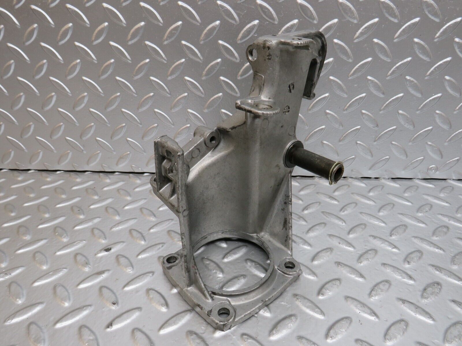 25426 Mercedes-Benz W123 200 Brake Pedal Bracket 1232900219