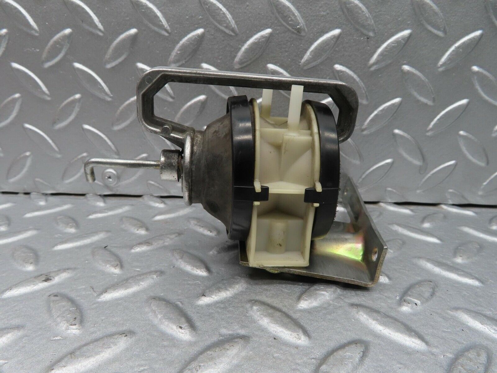14156 Mercedes-Benz C107 280SLC Air Vent Door Opener Vacuum Actuator