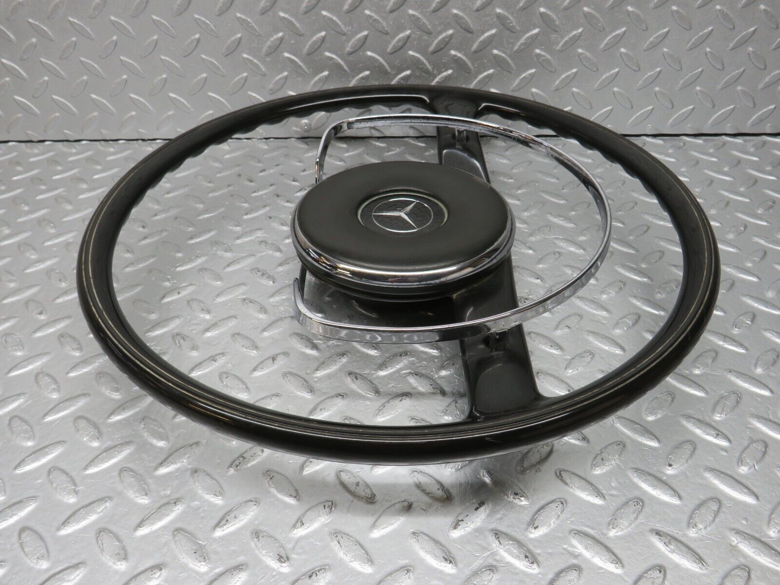 40292 Mercedes-Benz W110 230 Steering Wheel