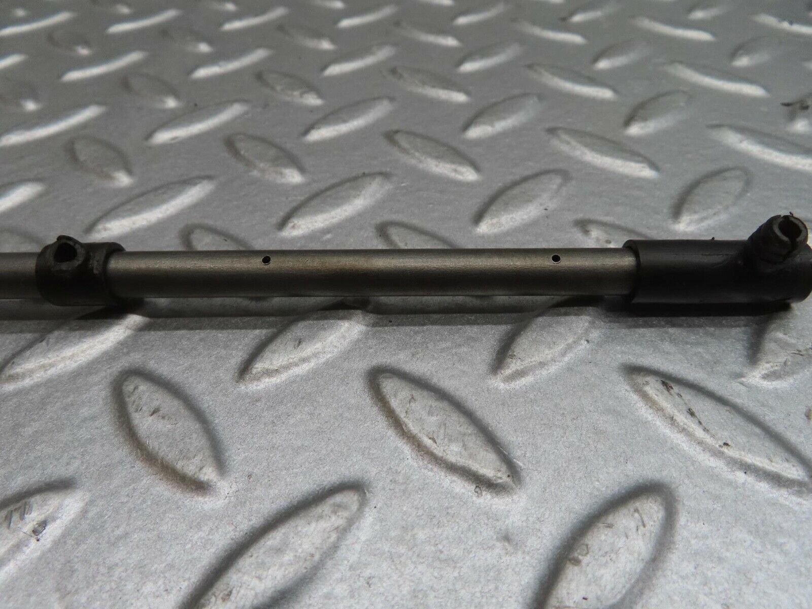 13360 Mercedes-Benz C107 350SLC Coupe Camshaft Oil Tube