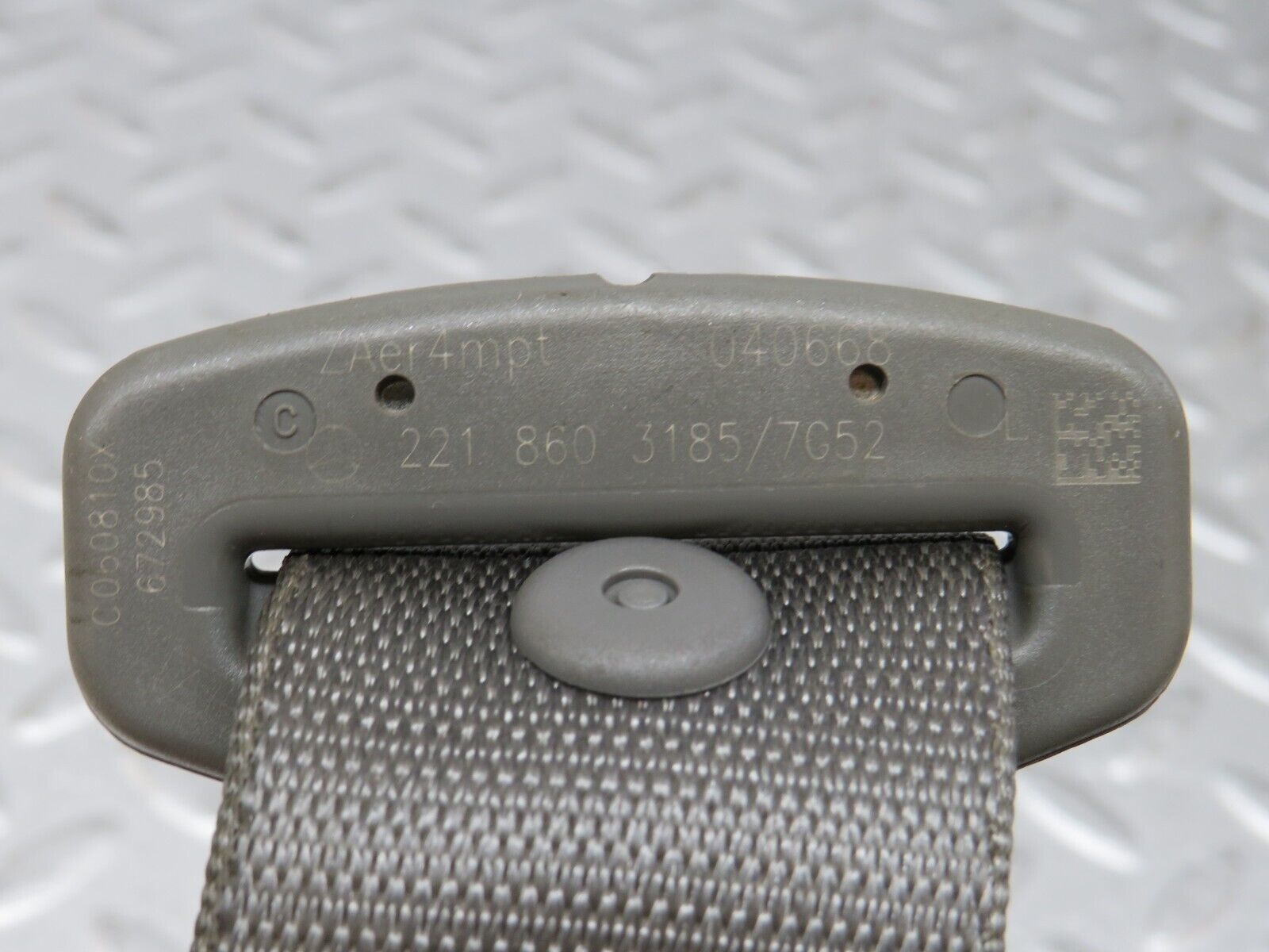 35278 Mercedes-Benz W221 Front Left Seat Belt 2218603185