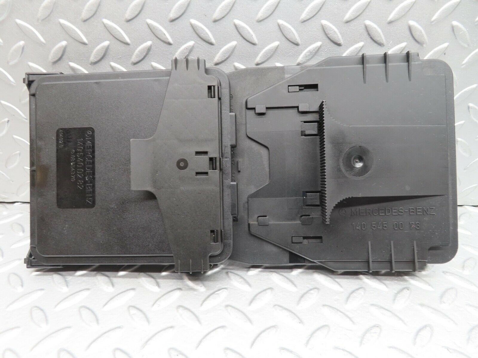 14985 Mercedes-Benz W140 S320 Fuse Box Lid 1405450073