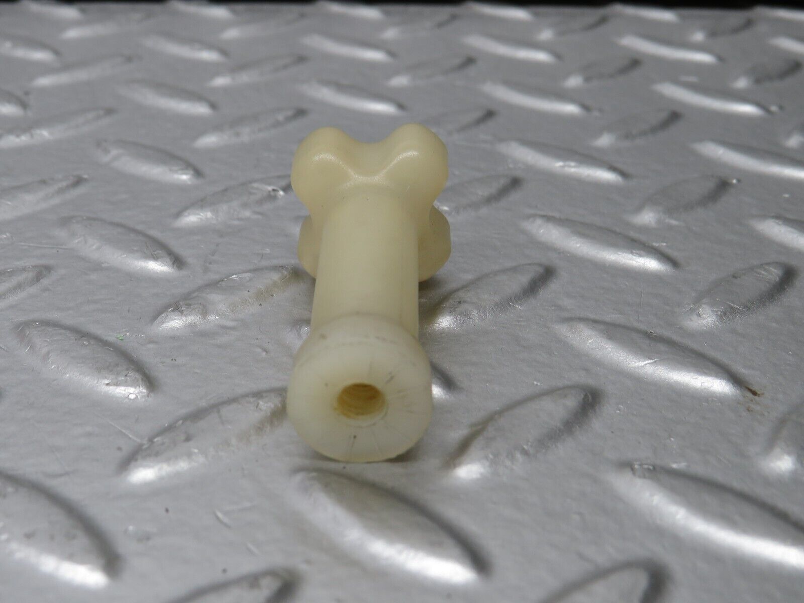 31250 Mercedes-Benz S124 220TE Windscreen Washer Reservoir Holder 2018690028