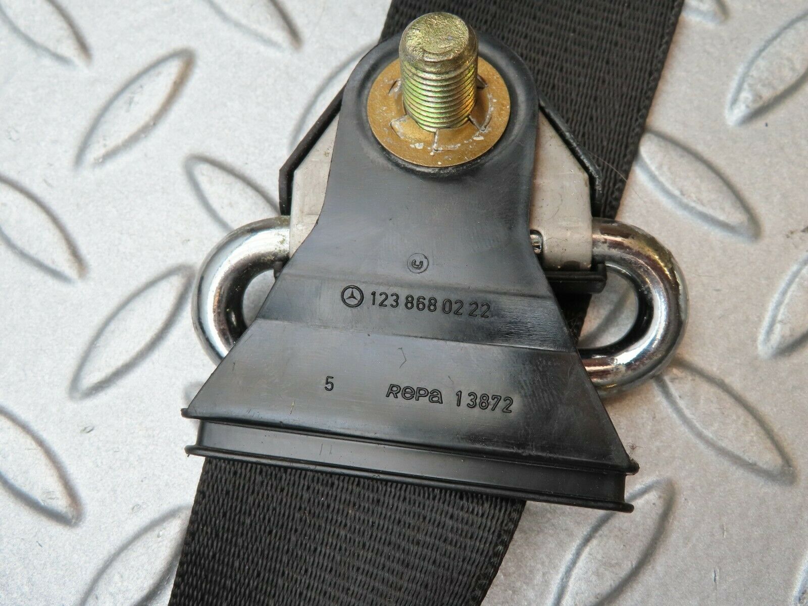 3903 Mercedes-Benz S123 200T Wagon Front Left Seat Belt 1238604186