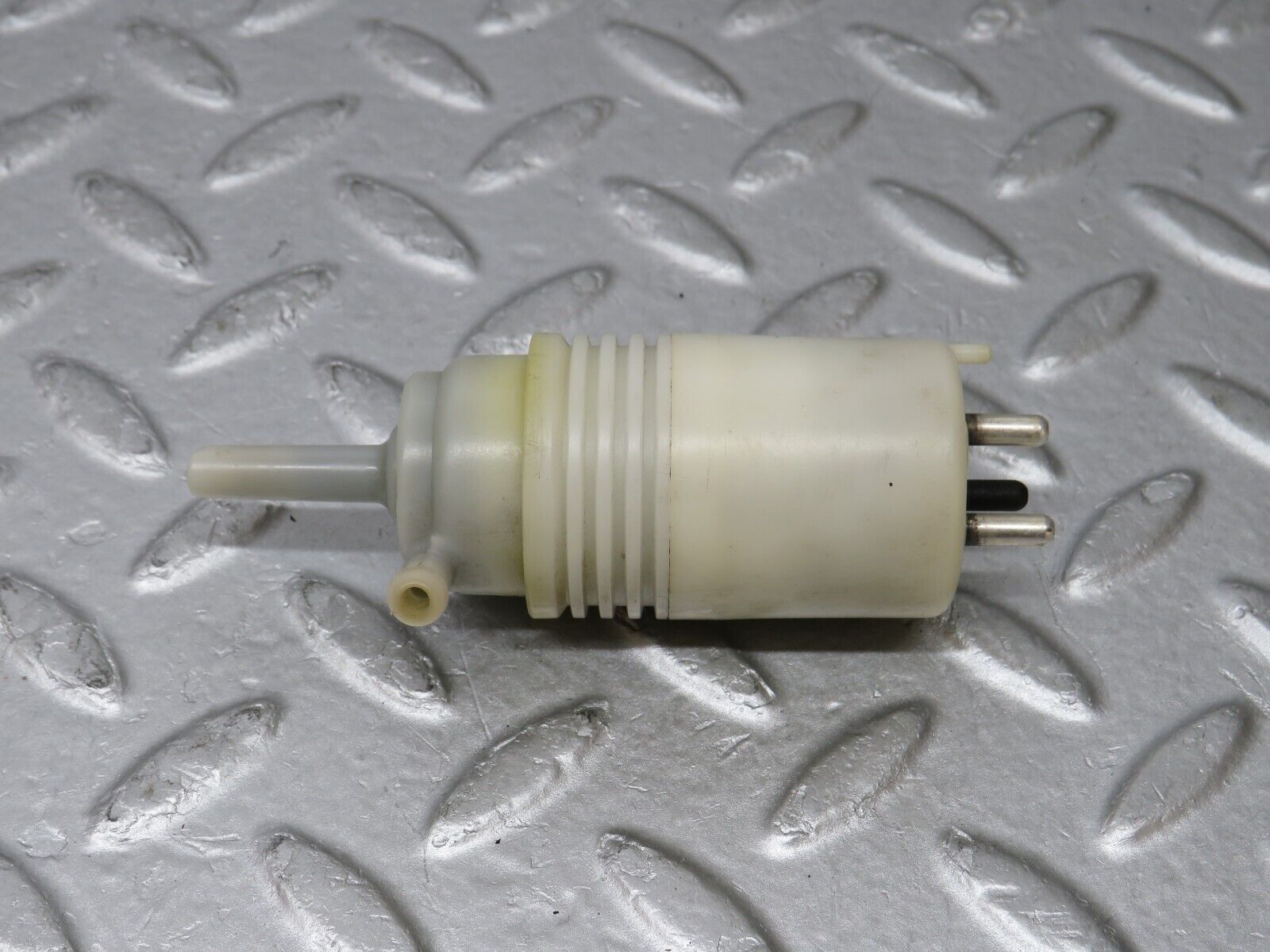 36116 Mercedes-Benz W126 420SE Windscreen Washer Pump Hella 1248690221