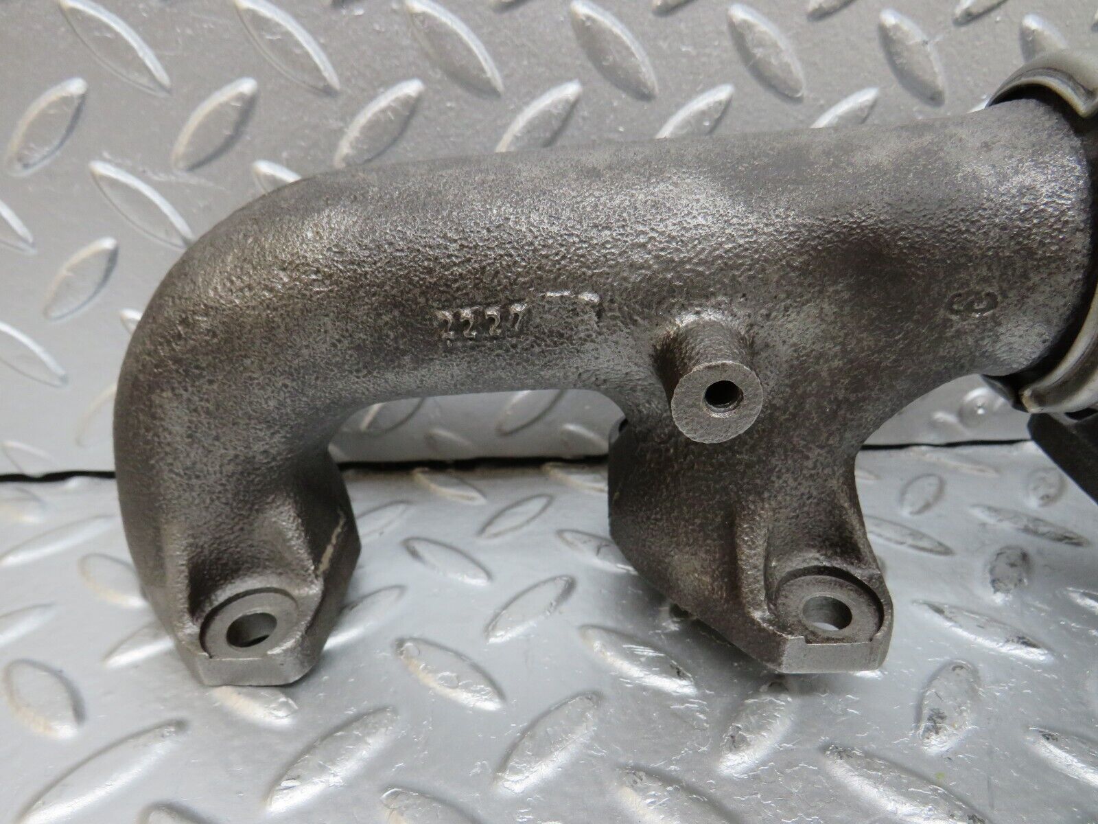 33123 Mercedes-Benz W126 380 V8 Exhaust Manifold Right 1161420602 1161420702