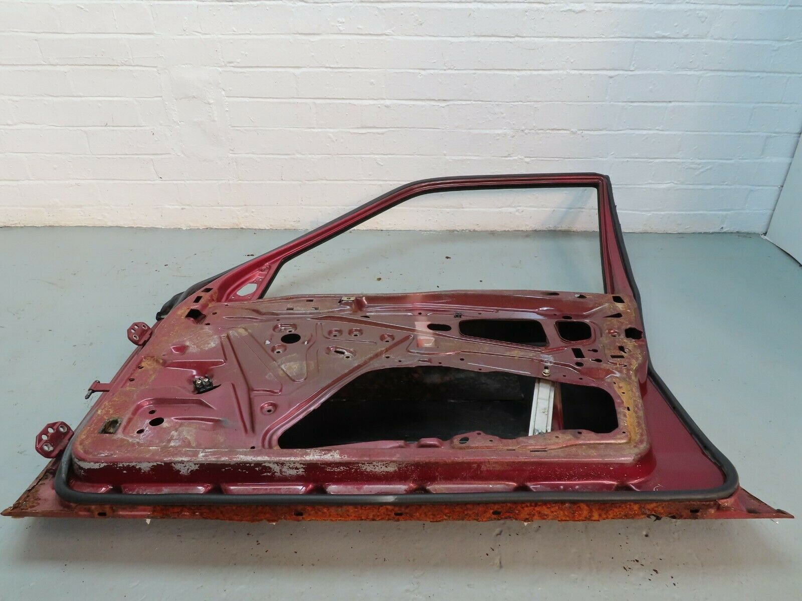 6695 Mercedes-Benz S124 E220 Wagon Front Right Door