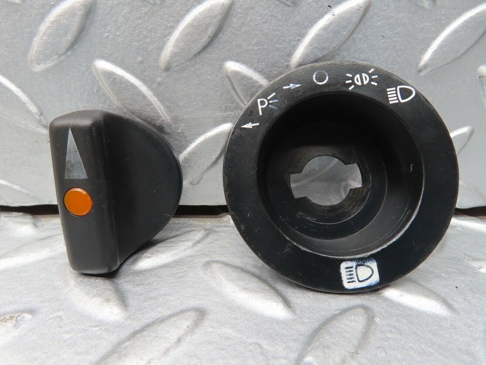 17004 Mercedes-Benz C123 280CE Coupe Headlight Switch Knob 1075450530