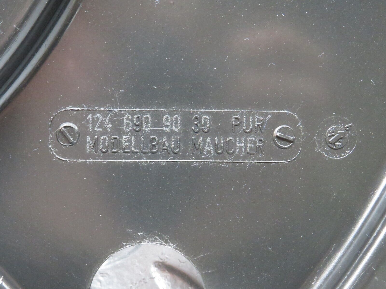 37790 Mercedes-Benz A124 320E Cabriolet Rear Right Window Regulator Plastic Cover 1246909030