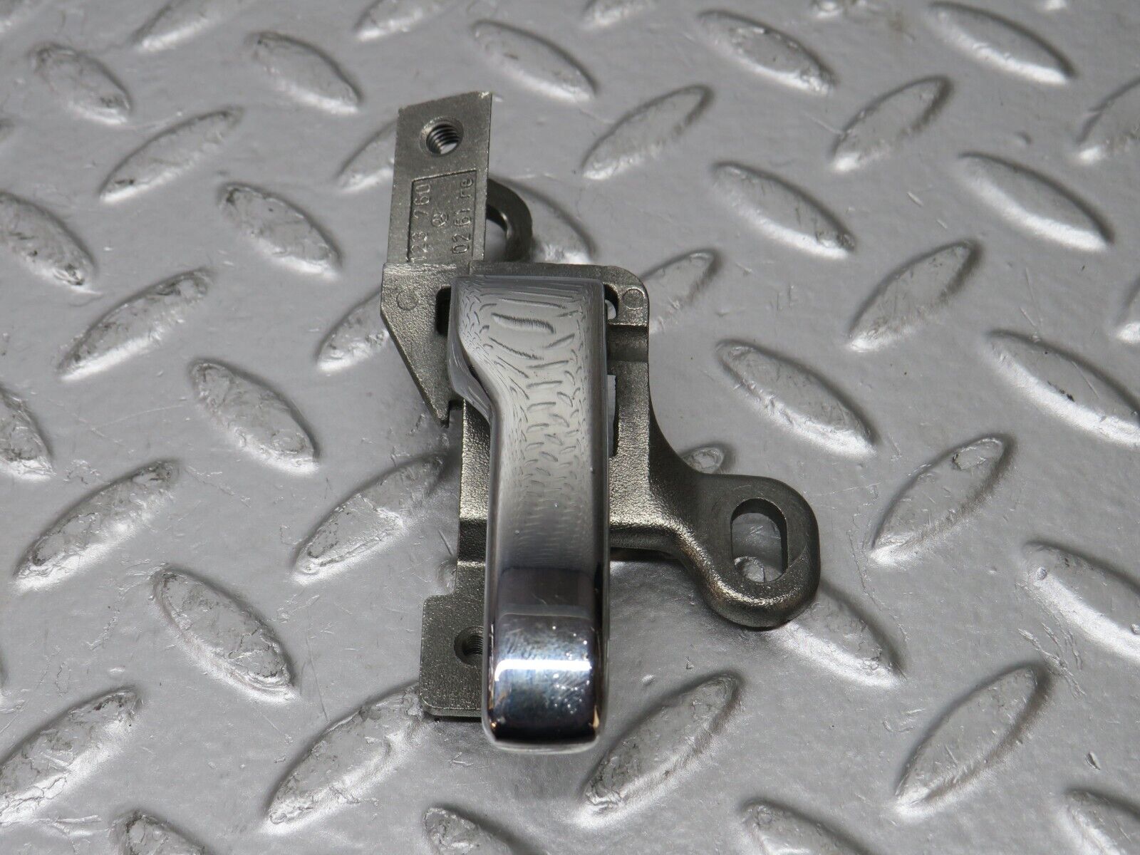 32201 Mercedes-Benz W123 230E Right Door Opener Door Handle 1237600261