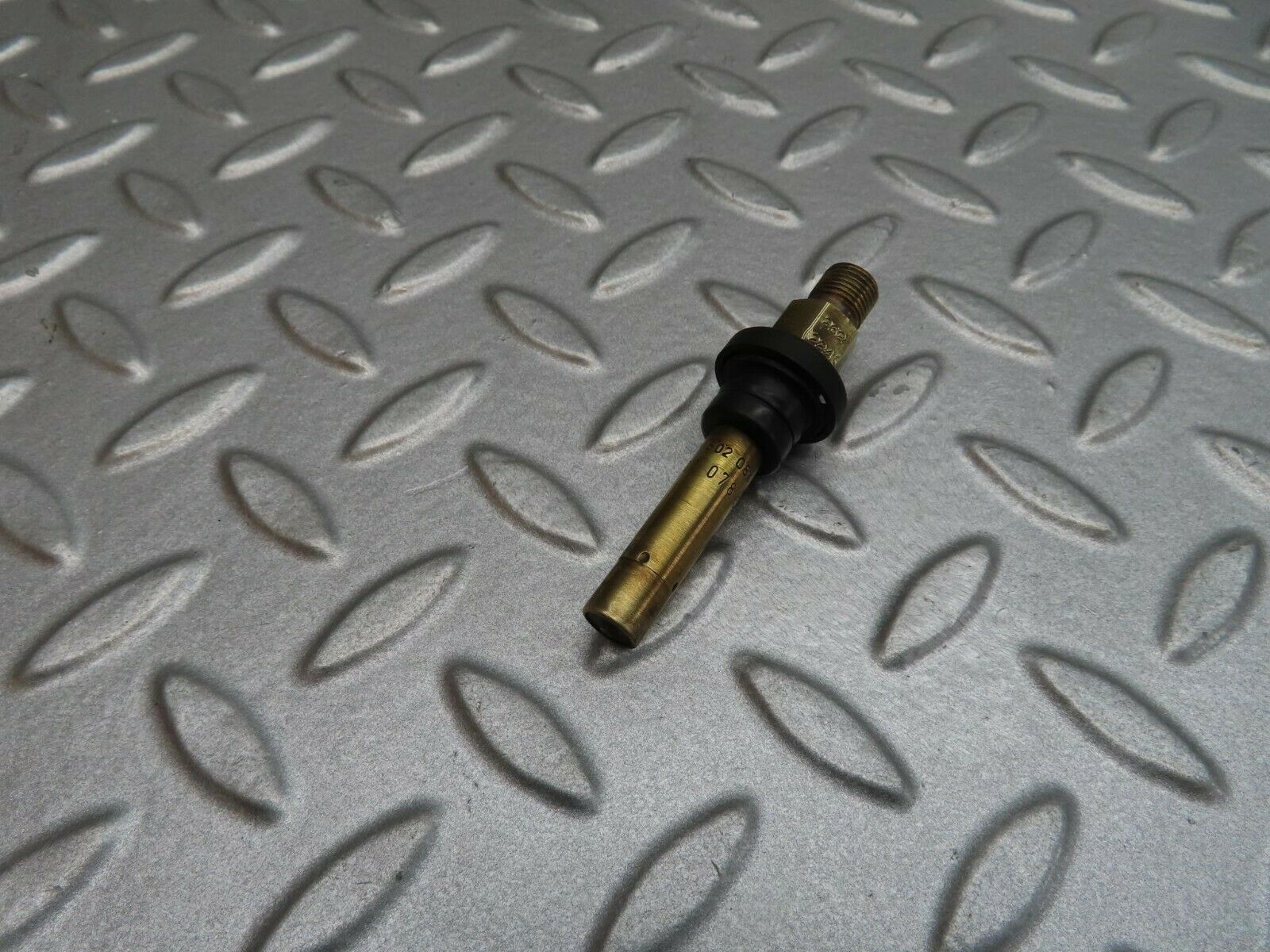 12169 Mercedes-Benz R129 300SL Coupe Fuel Injector 0437502054