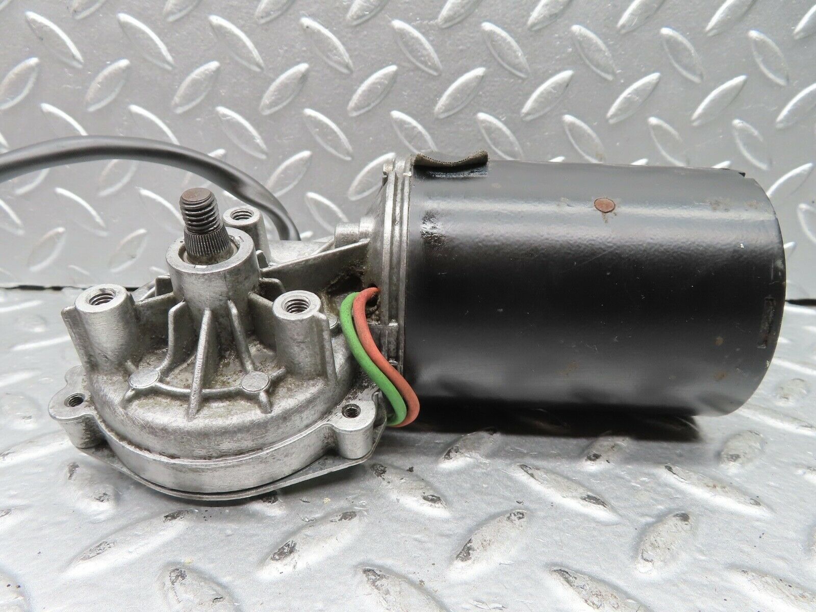 21310 Mercedes-Benz W123 230E Wiper Motor