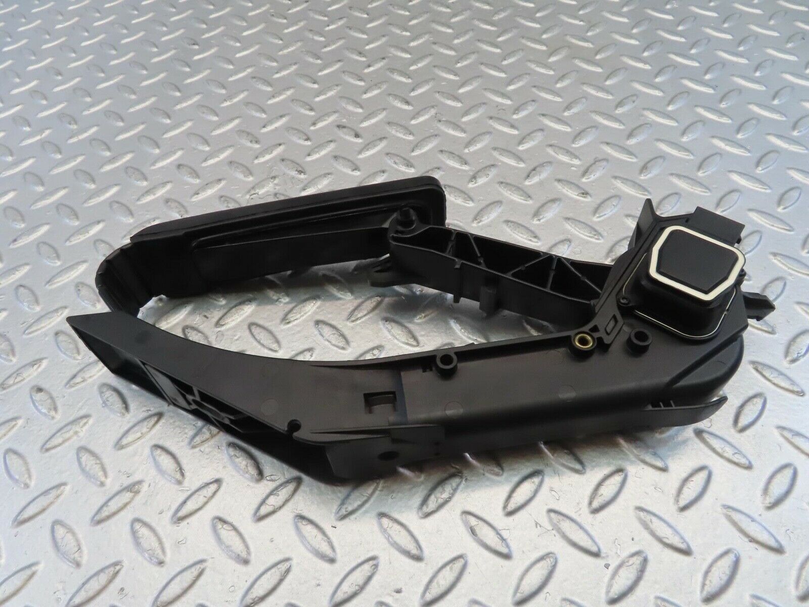 11100 Mercedes-Benz W221 S320 Throttle Accelerator Pedal 2203000104