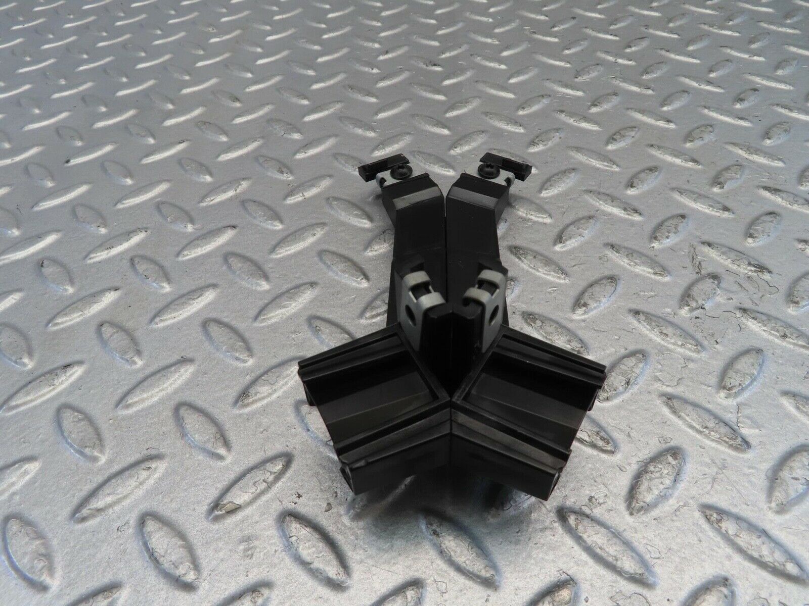 11237 Mercedes-Benz W221 S320 Dashboard Centre Holder