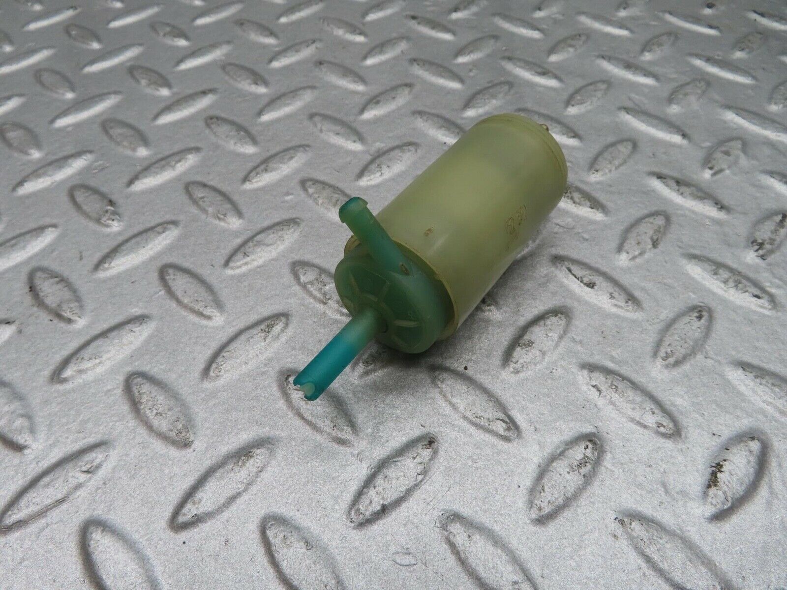 16180 Mercedes-Benz W124 260E Windscreen Washer Pump