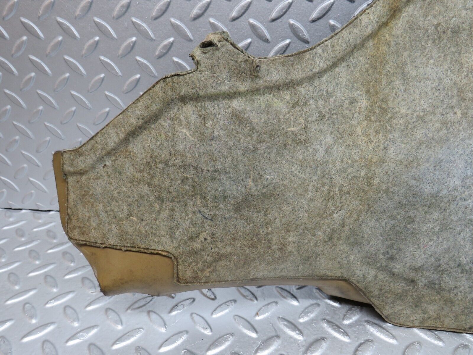 37936 Mercedes-Benz A124 320E Cabriolet Centre Console Carpet Left Side Black