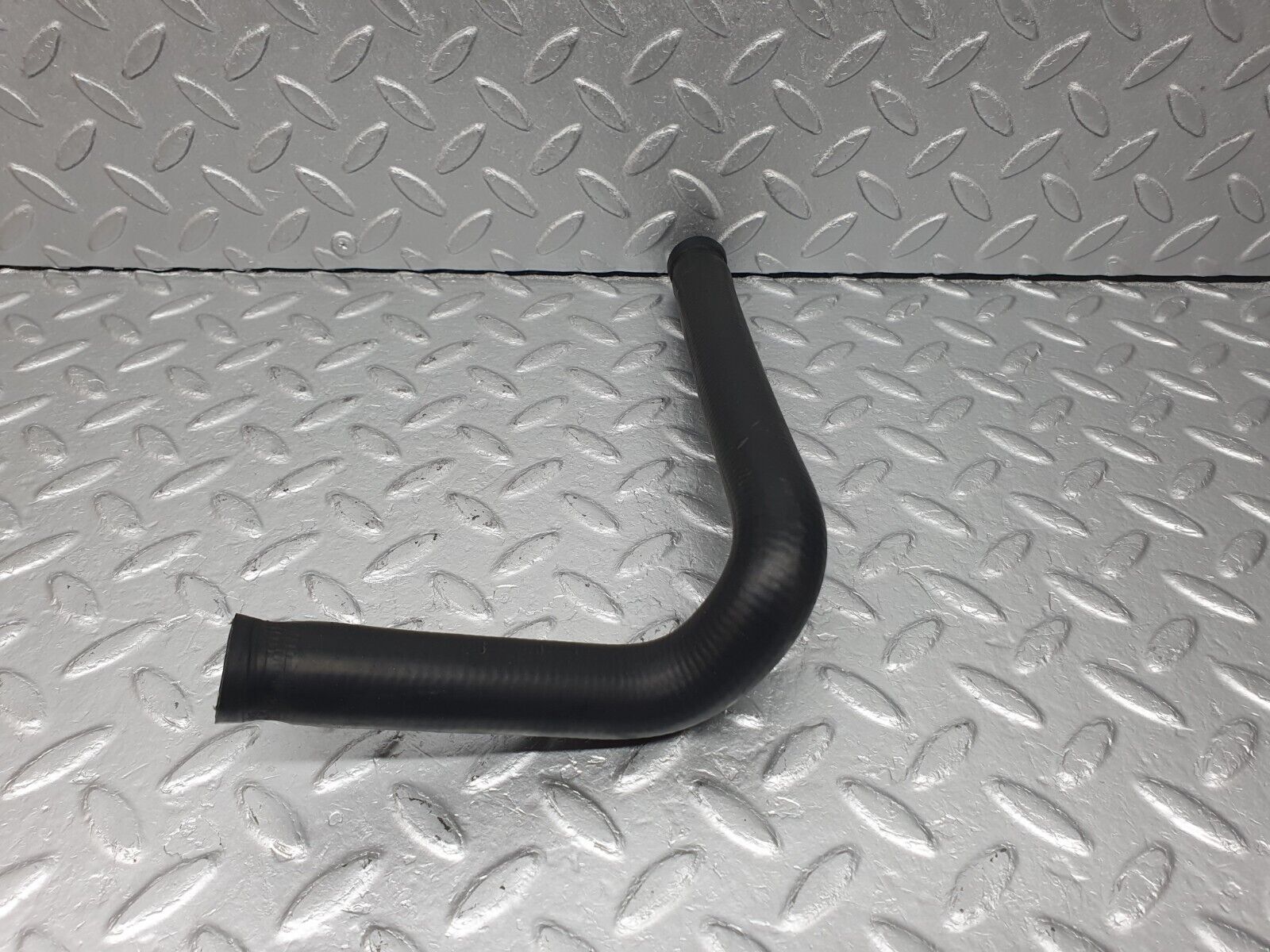 41041 Mercedes-Benz W126 300SE Heater Hose Pipe