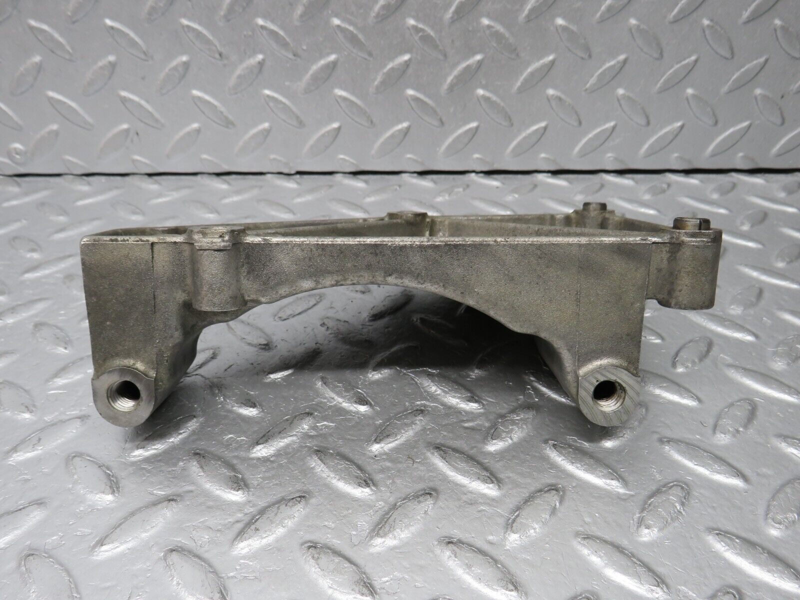 38815 Mercedes-Benz W201 190E 2.6L Alternator Generator Bracket 1031550435