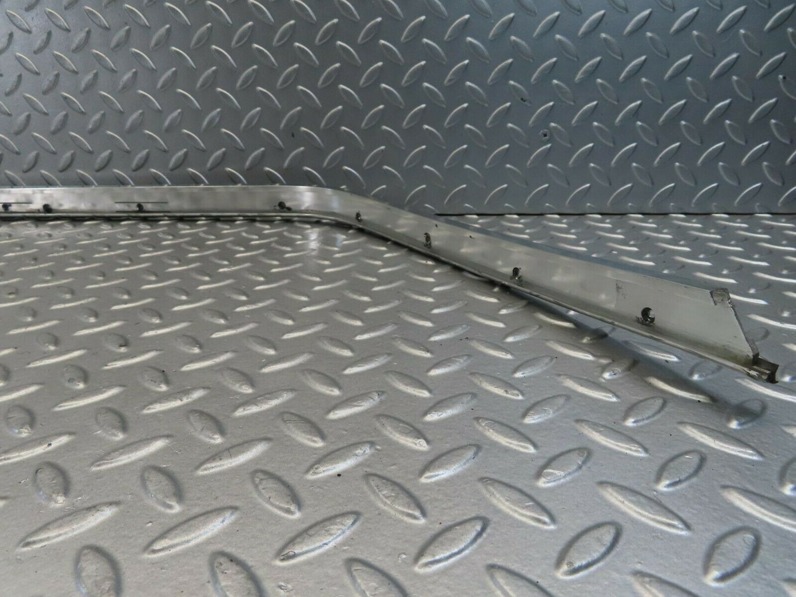 11586 Mercedes-Benz C123 230CE Coupe Chrome Roof Trim Cladding Left Side