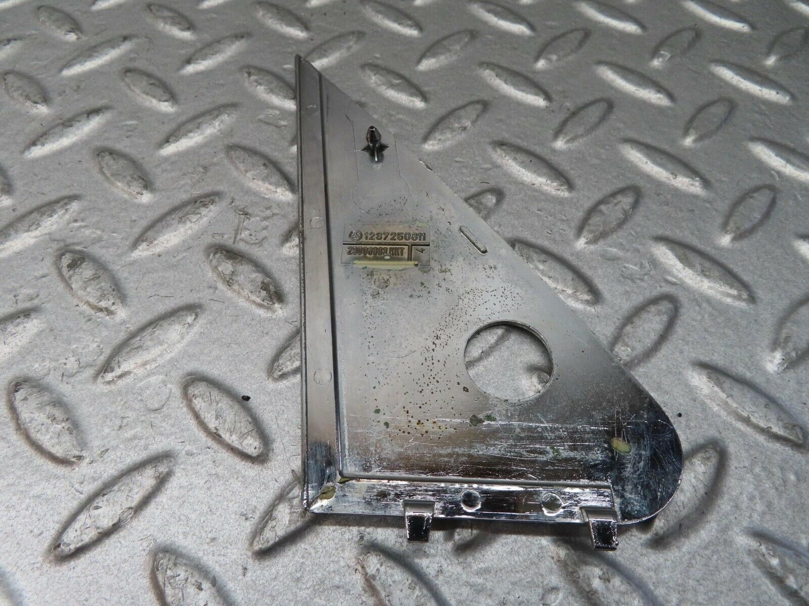 13619 Mercedes-Benz W123 200 Mirror Triangle Cover Right Side 1237250811
