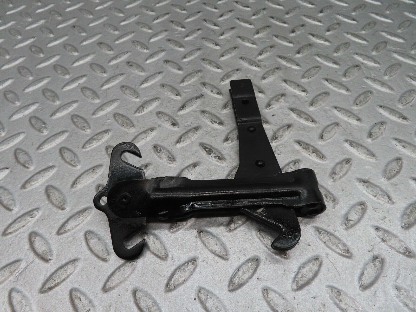 17061 Mercedes-Benz C123 280CE Coupe Handbrake Regulator