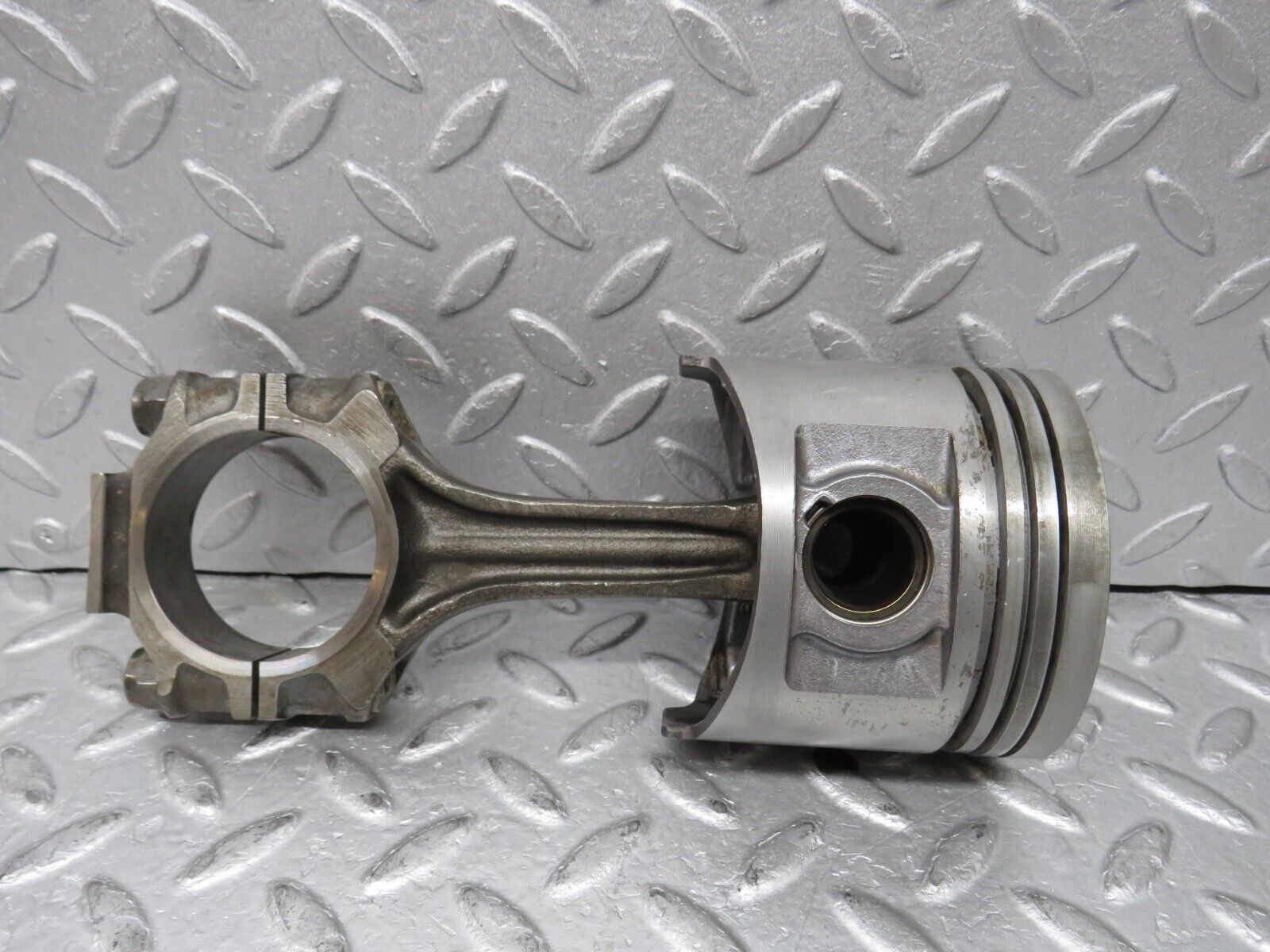 37630 Mercedes-Benz W109 300SEL Piston With Connecting Rod 91.5 mm