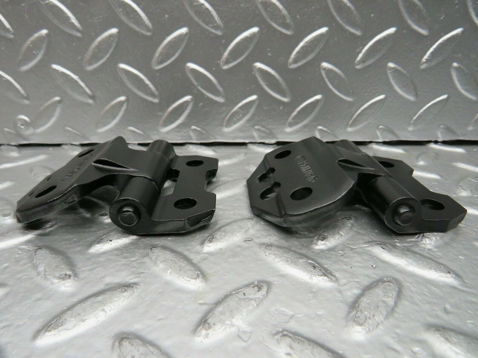 22566 Mercedes-Benz C124 E220 Coupe Door Hinge Left Pair