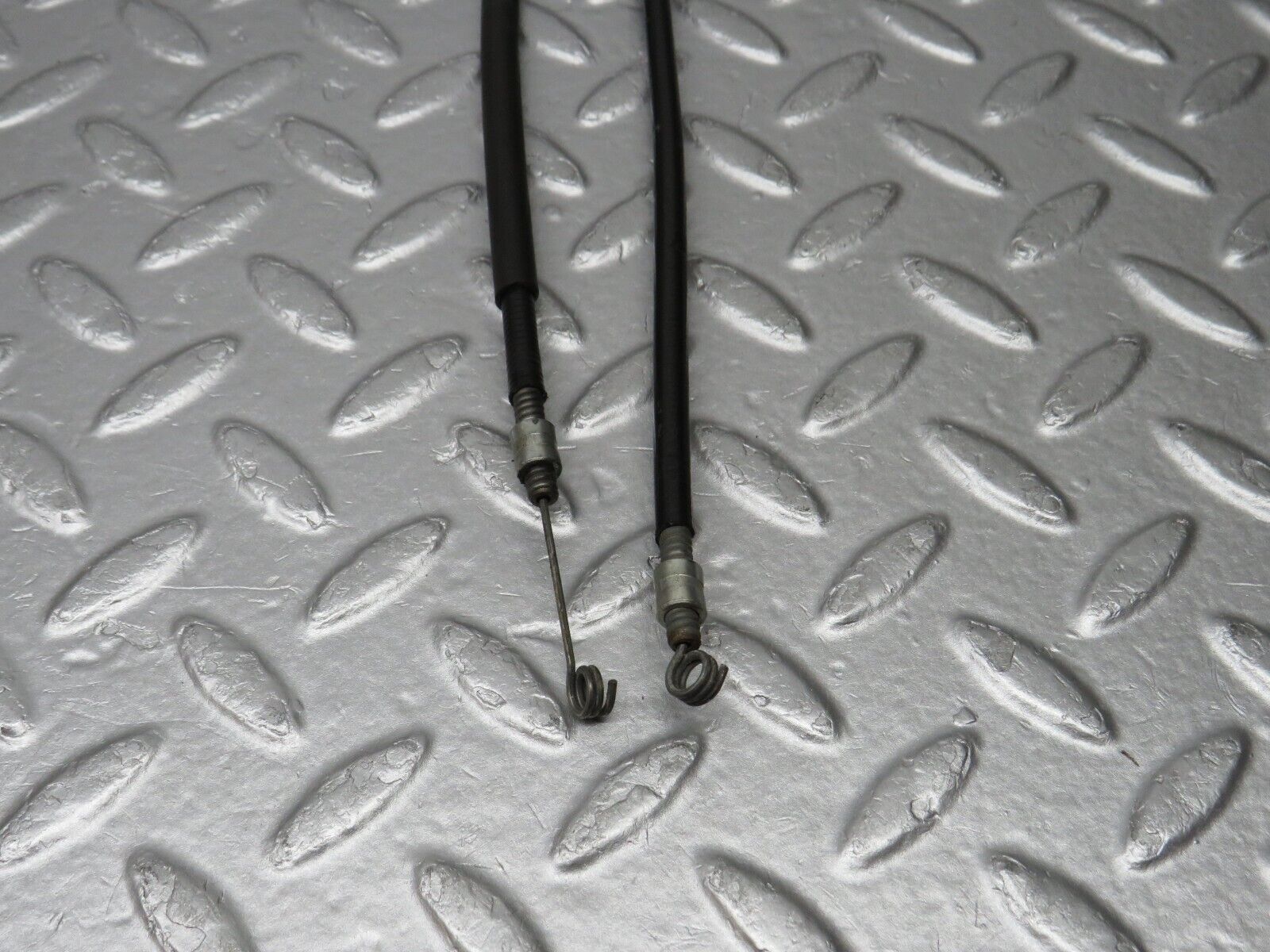 39076 Mercedes-Benz C114 250 Coupe Heater Control Cable 2x