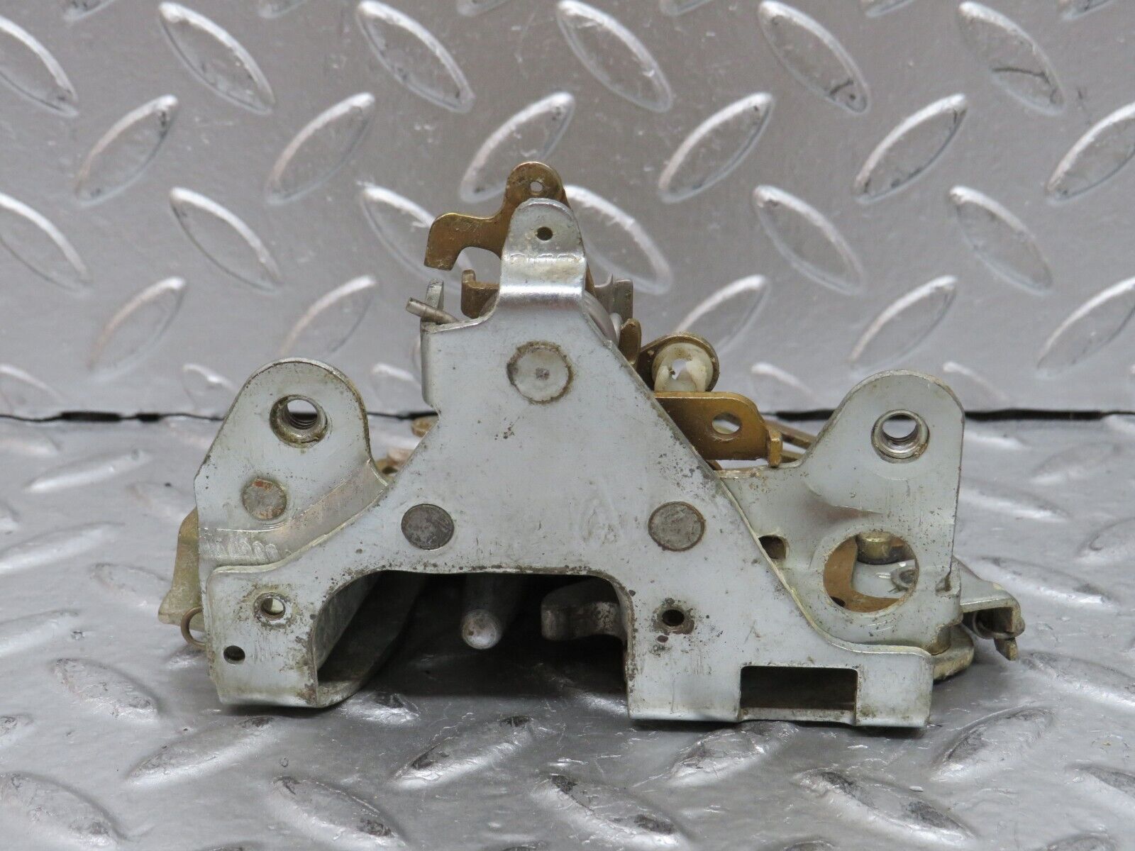 27954 Mercedes-Benz W123 280E Rear Left Door Lock Mechanism