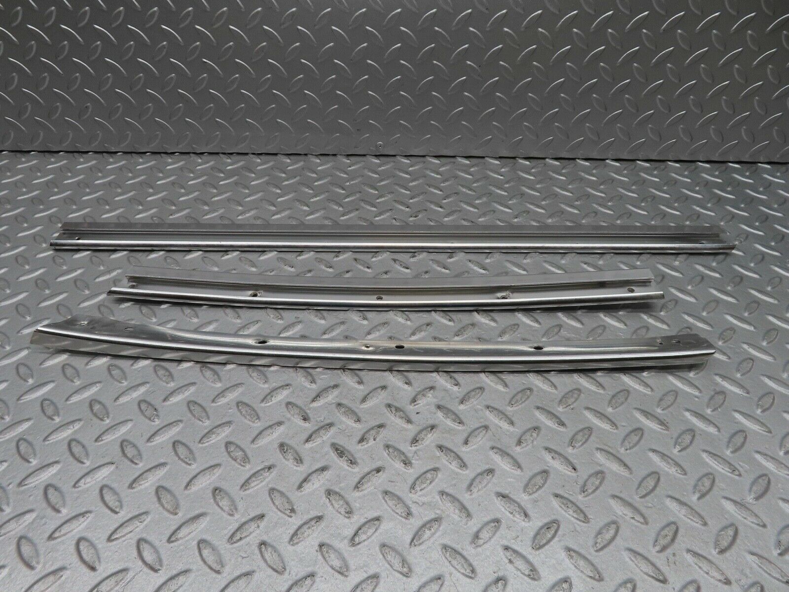 16759 Mercedes-Benz C107 380SLC Roof Chrome Moulding Trim Right Side