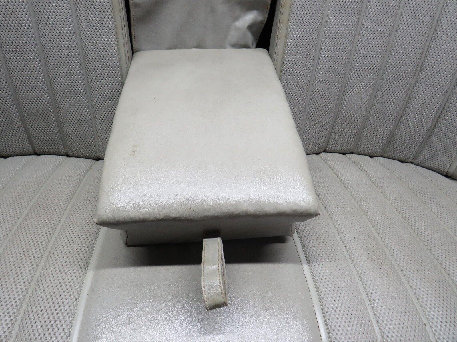 40512 Mercedes-Benz W110 230 Rear Seat Leather Beige