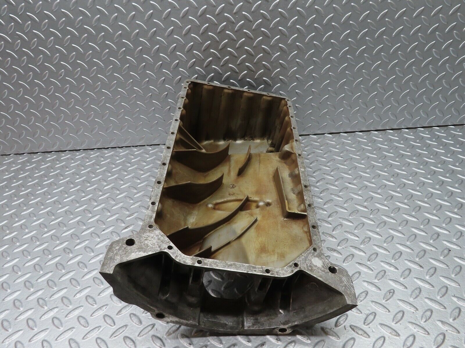 21368 Mercedes-Benz W123 230E Oil Pan Oil Sump 1020141702