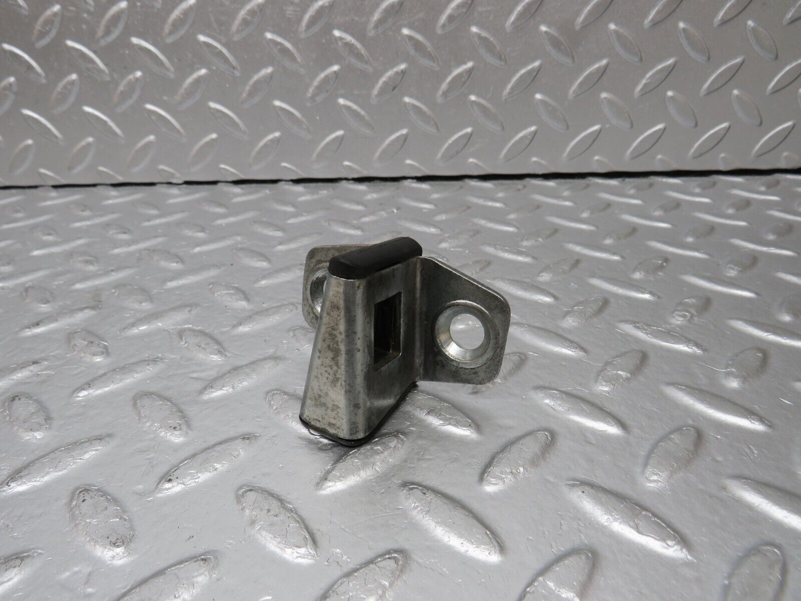 33681 Mercedes-Benz W201 190E 2.0L Door Lock Latch